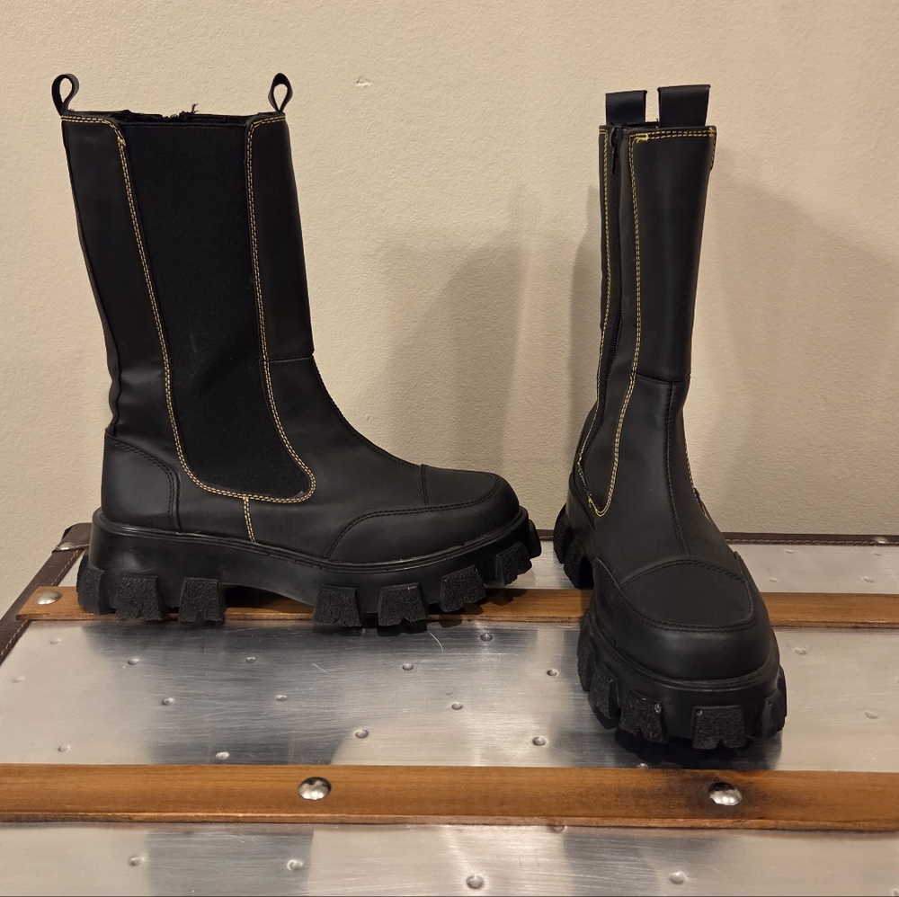 Chelsea Mid Boots with Chunky Lug Platform Sole sz 40